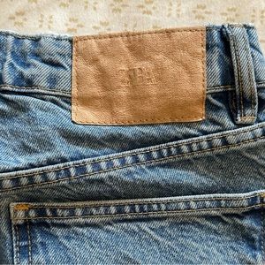 ZARA high-waisted mom fit jeans in size 6.